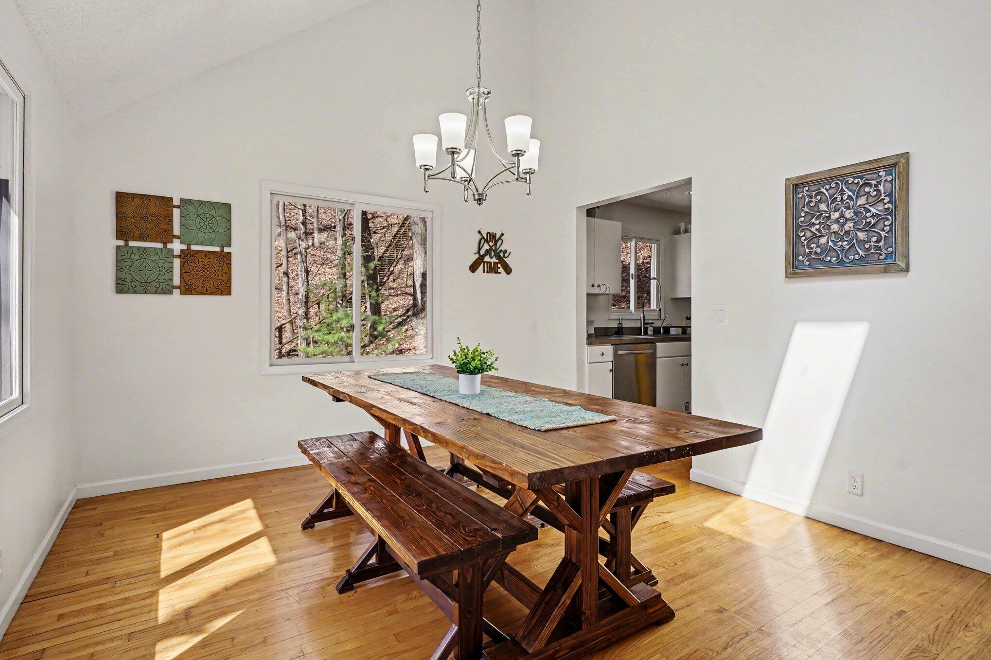 6479 Lakeshore Avenue