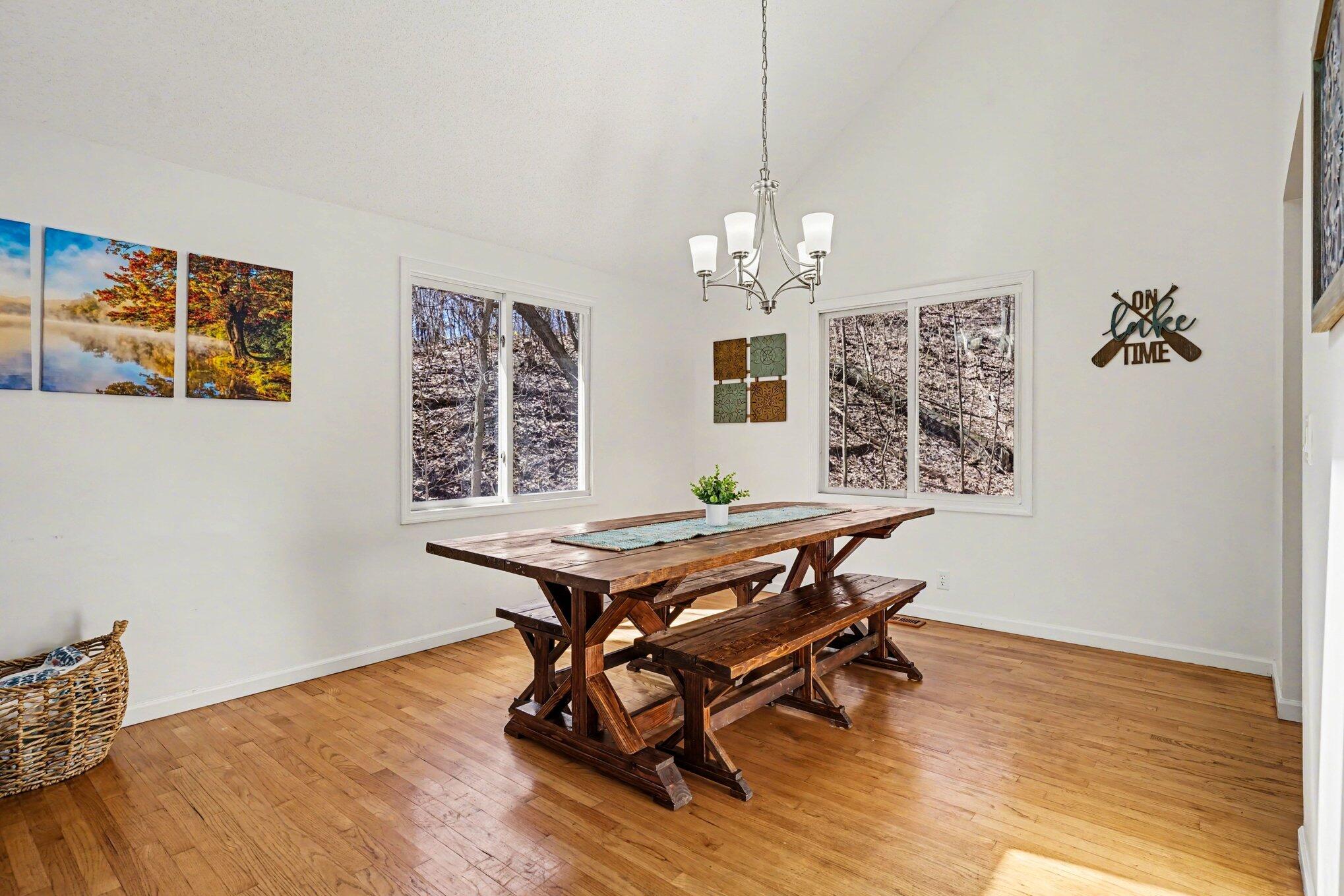 6479 Lakeshore Avenue