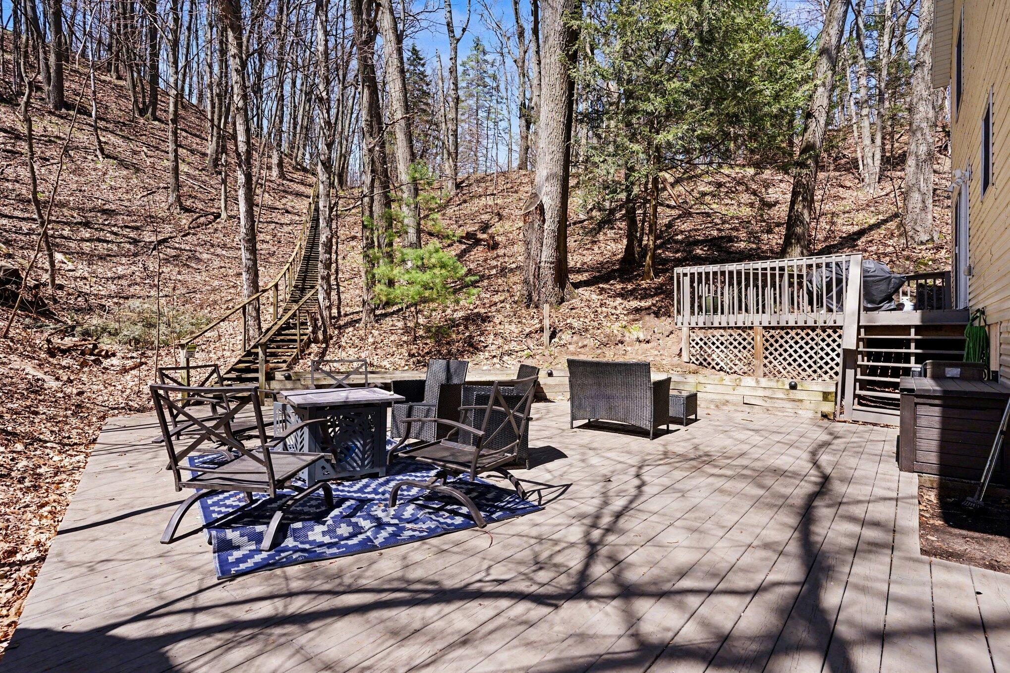 6479 Lakeshore Avenue