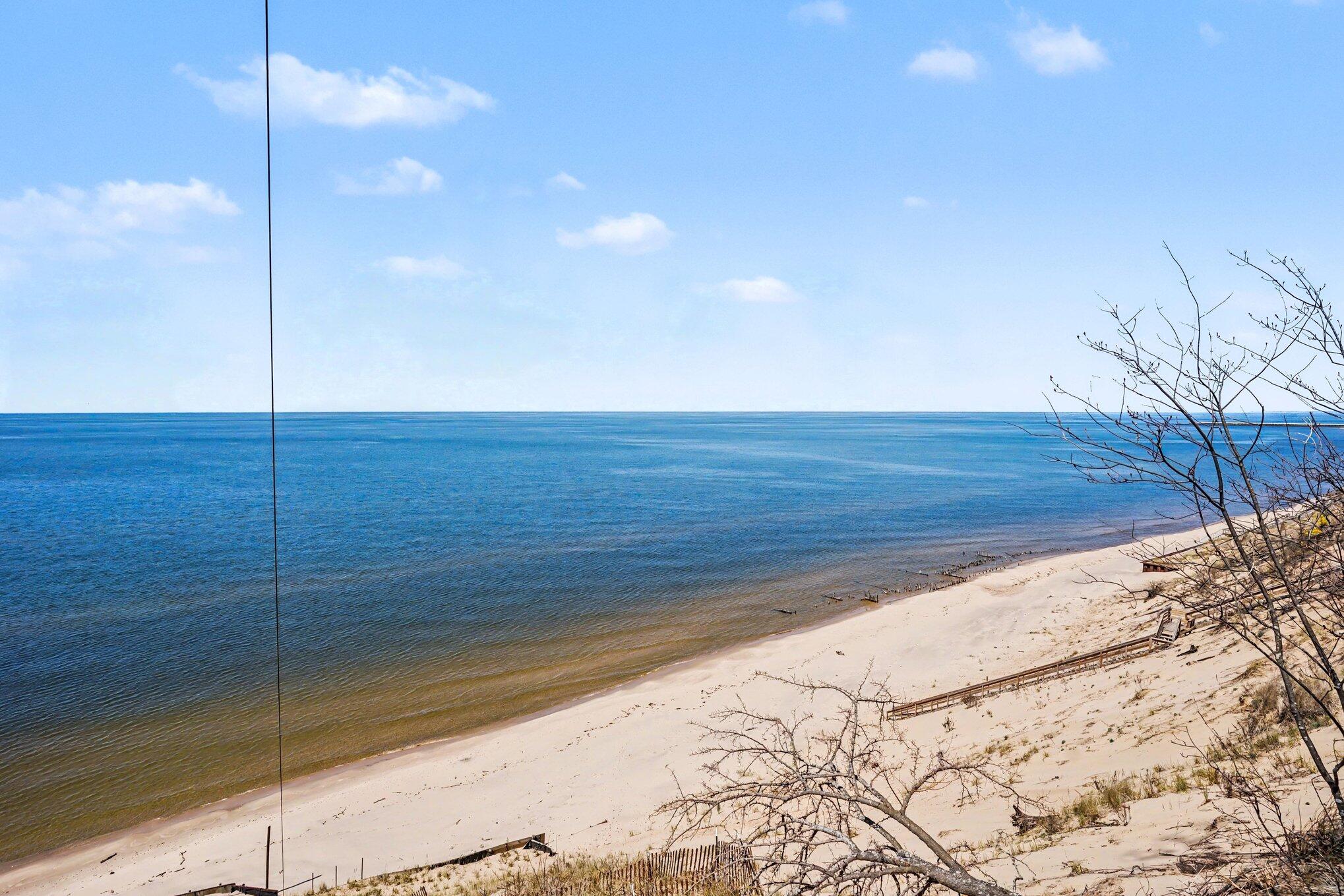 6479 Lakeshore Avenue