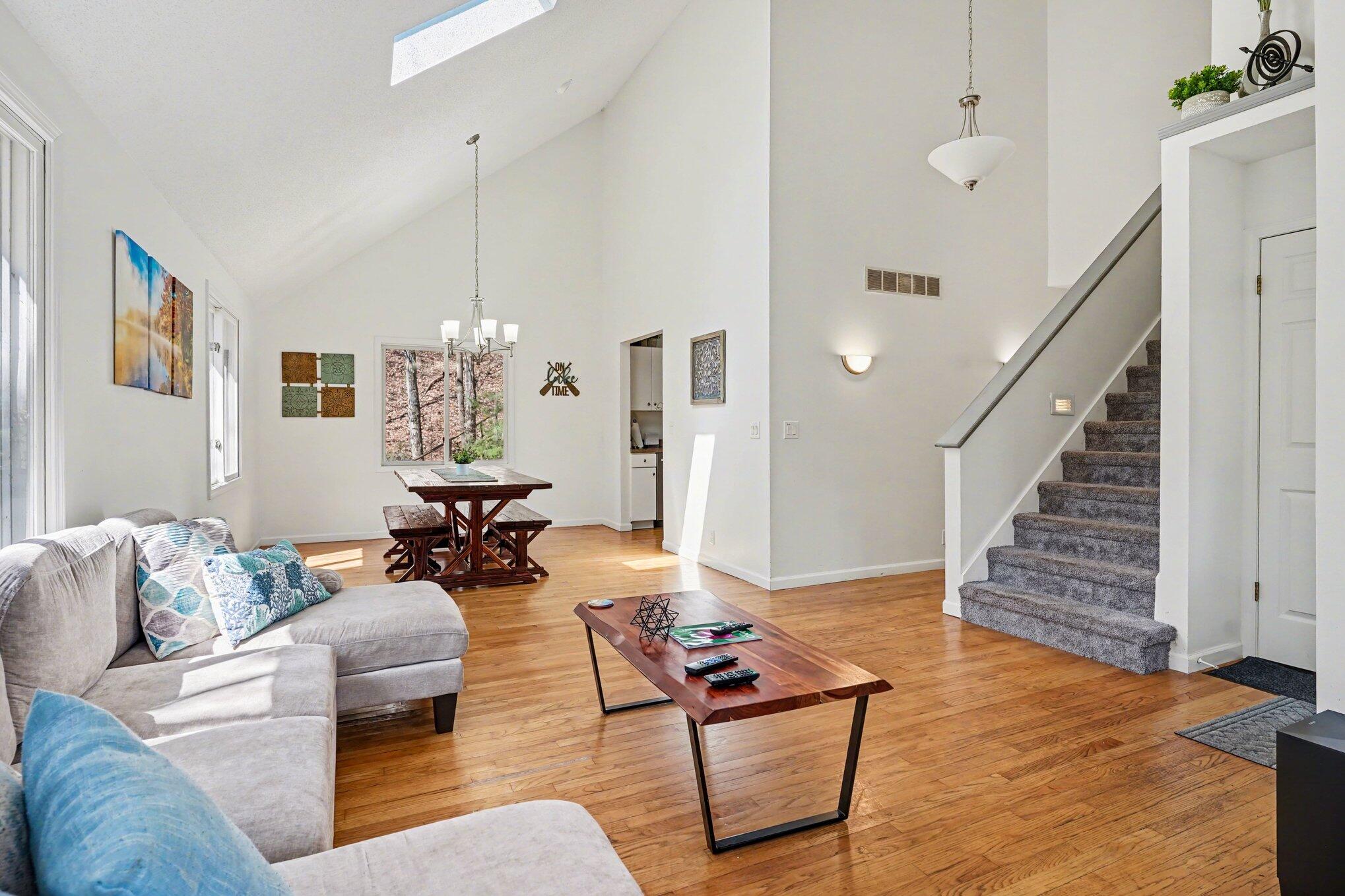 6479 Lakeshore Avenue