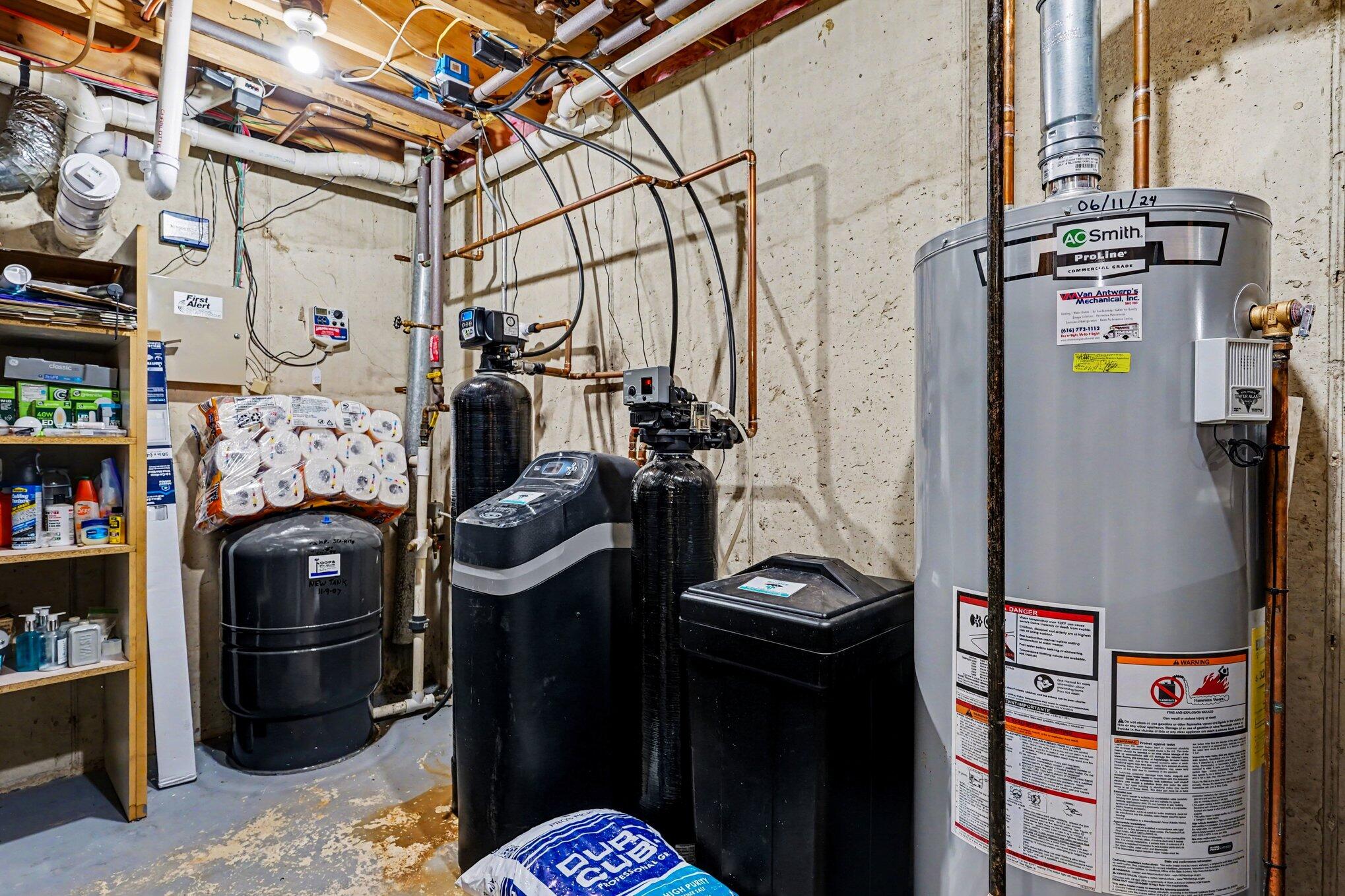 6479 Lakeshore Avenue