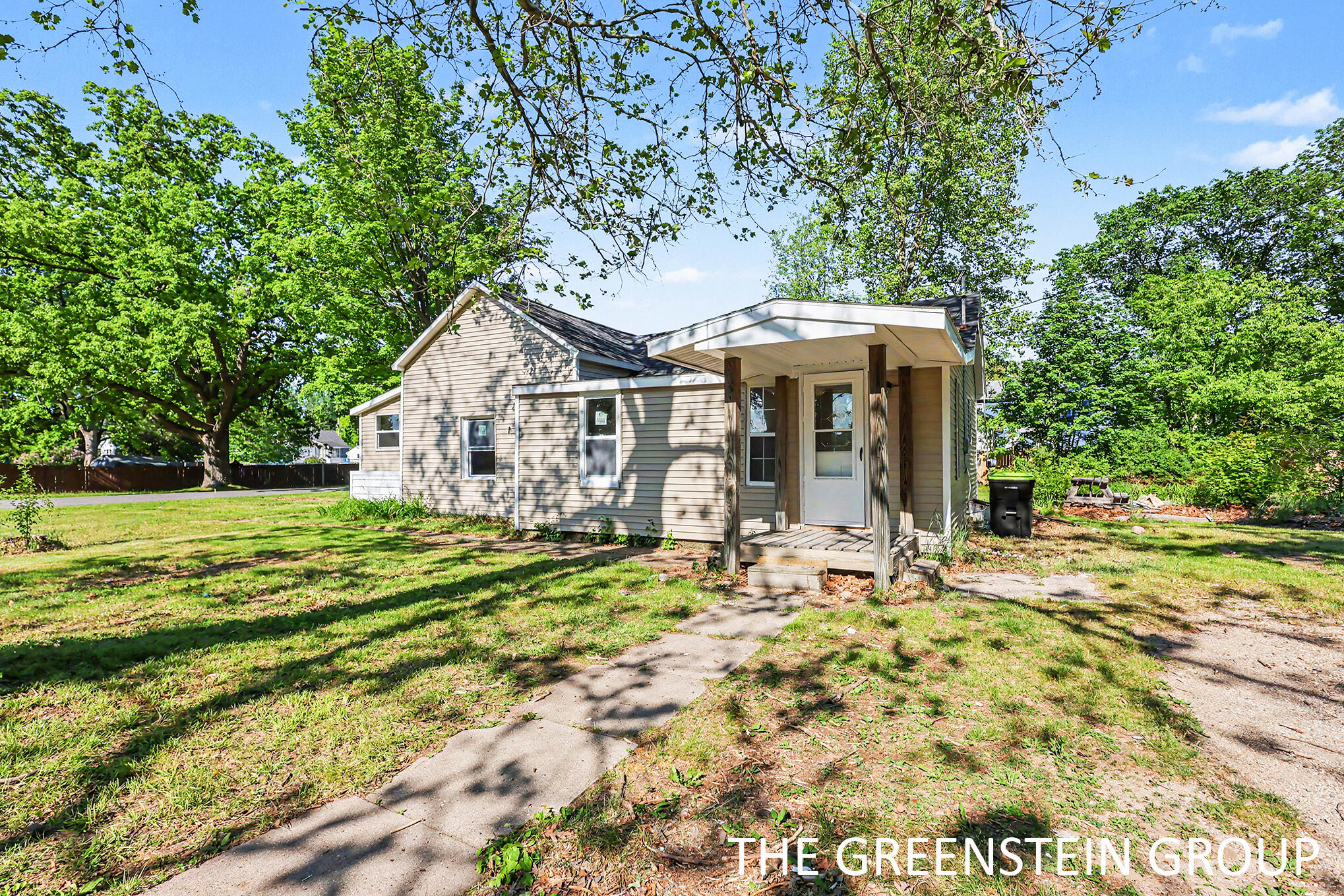 301 E North Street