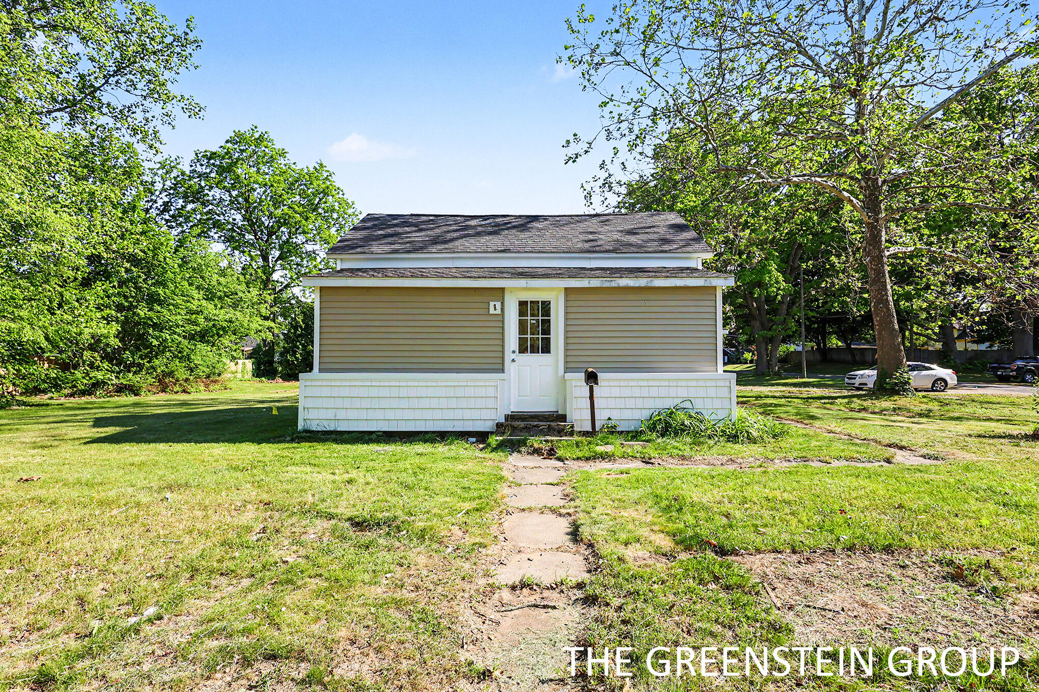 301 E North Street