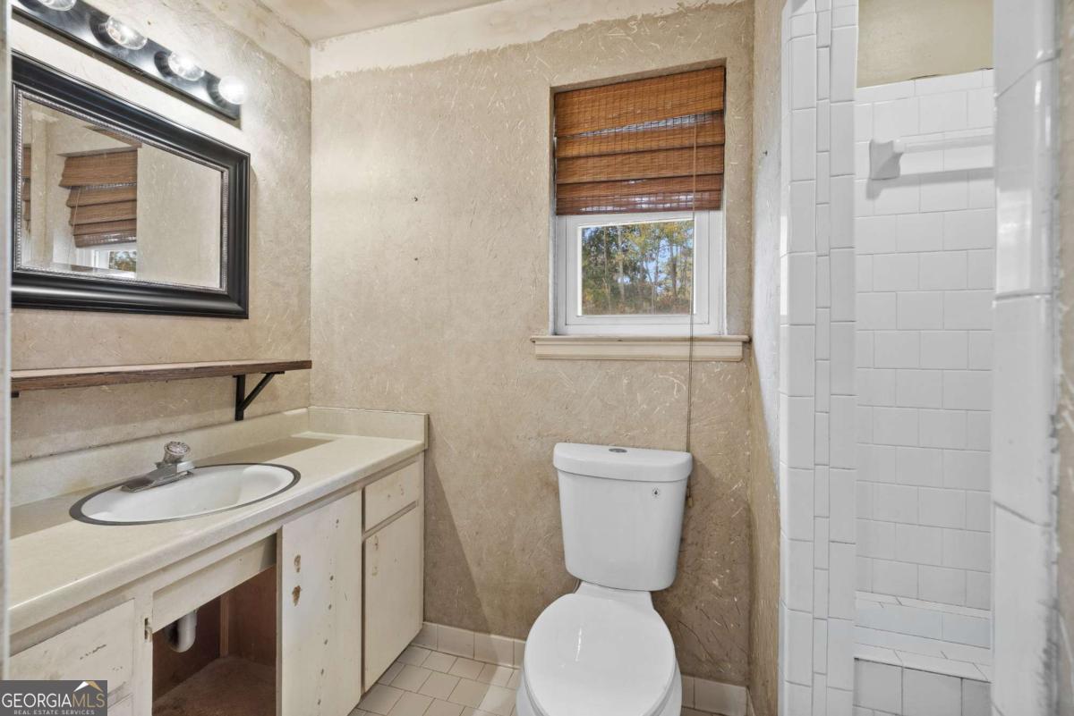 701 Leaning Oaks Drive