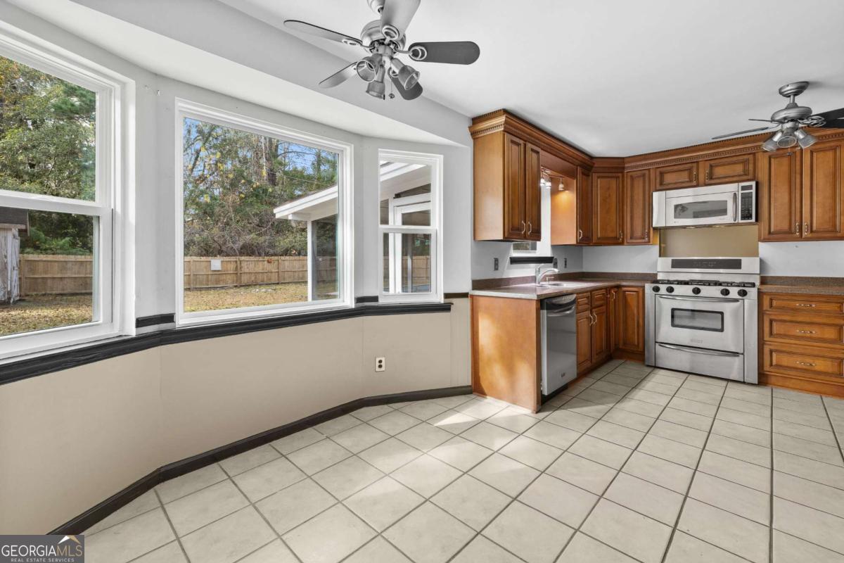 701 Leaning Oaks Drive