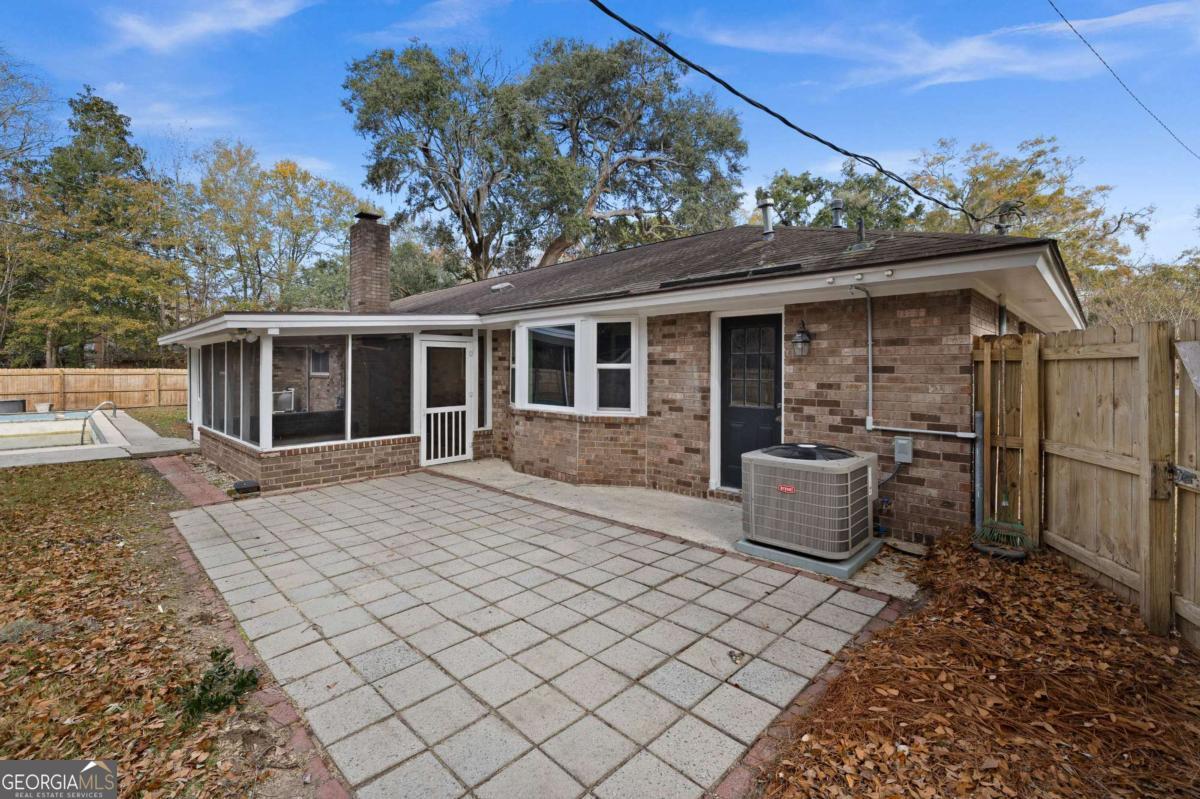 701 Leaning Oaks Drive