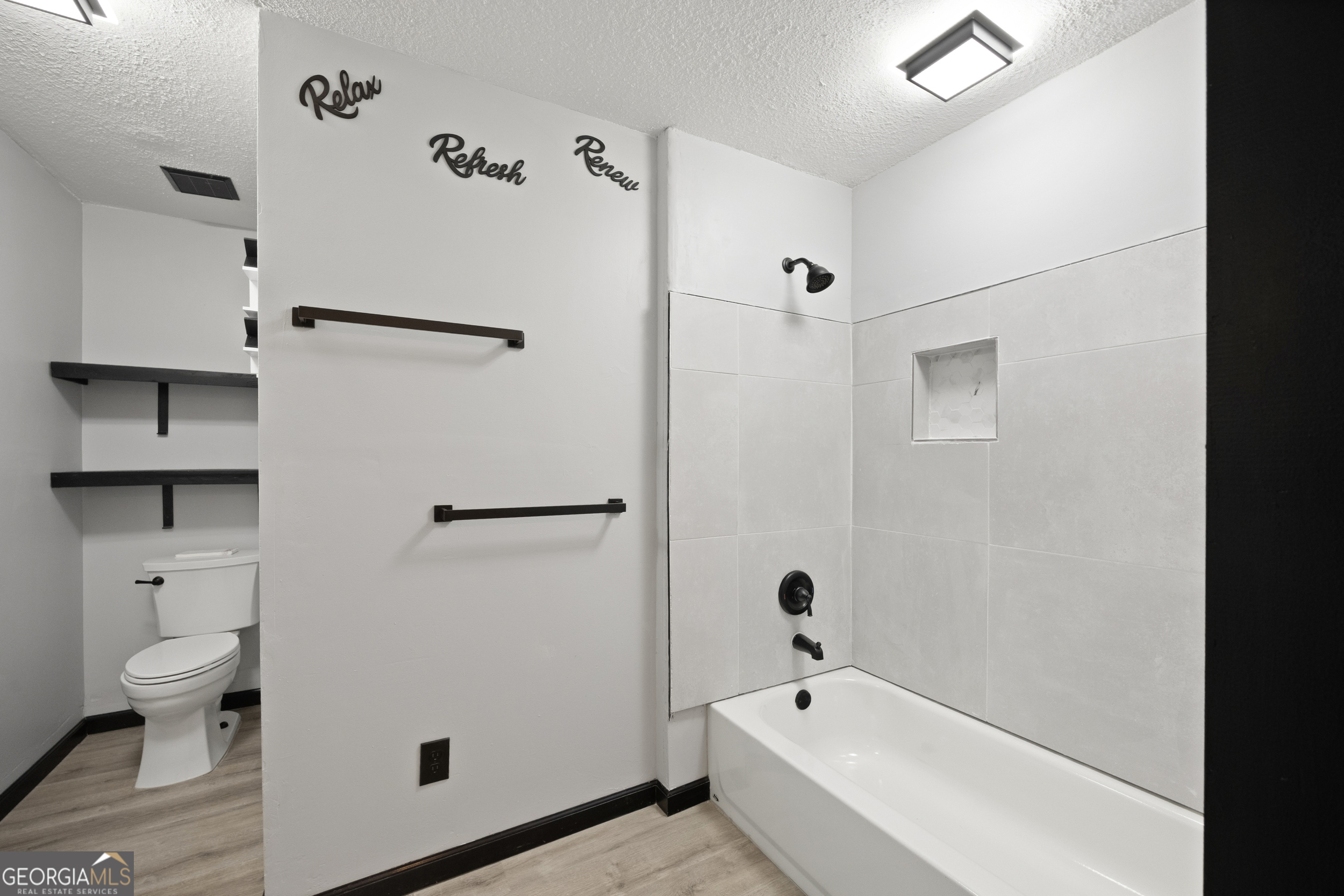 1005 Johnston Street