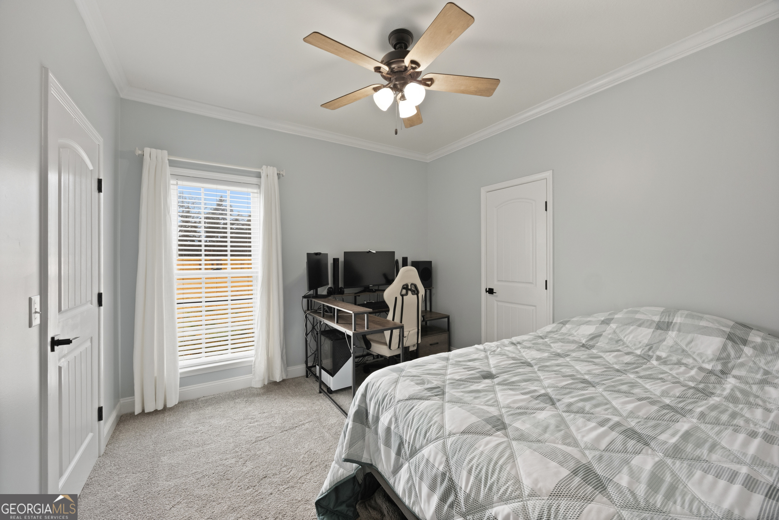 440 Rivercrest Drive