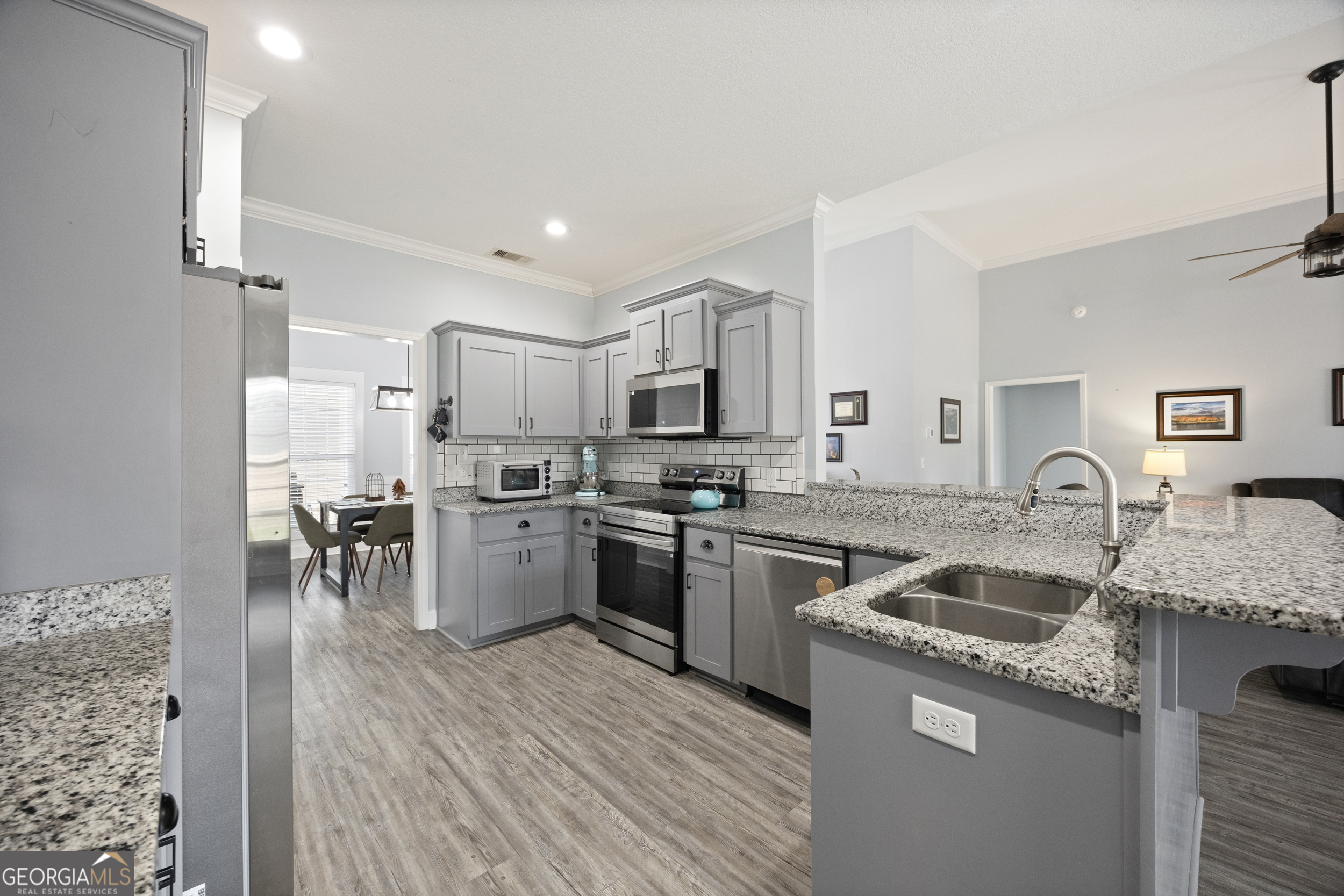 440 Rivercrest Drive