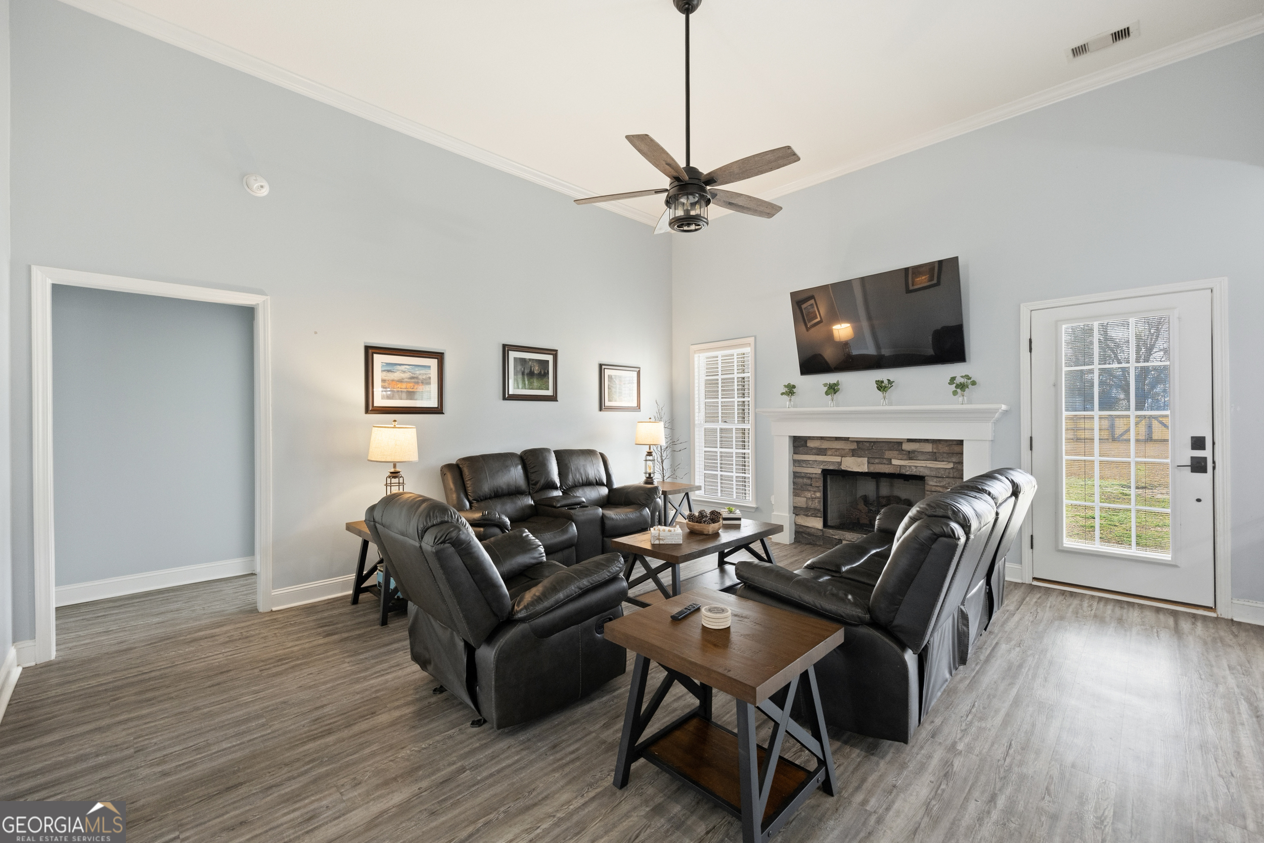 440 Rivercrest Drive