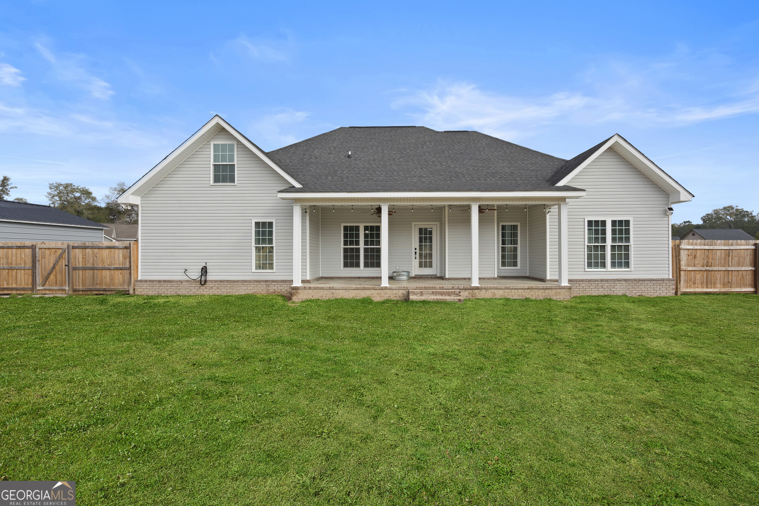 440 Rivercrest Drive