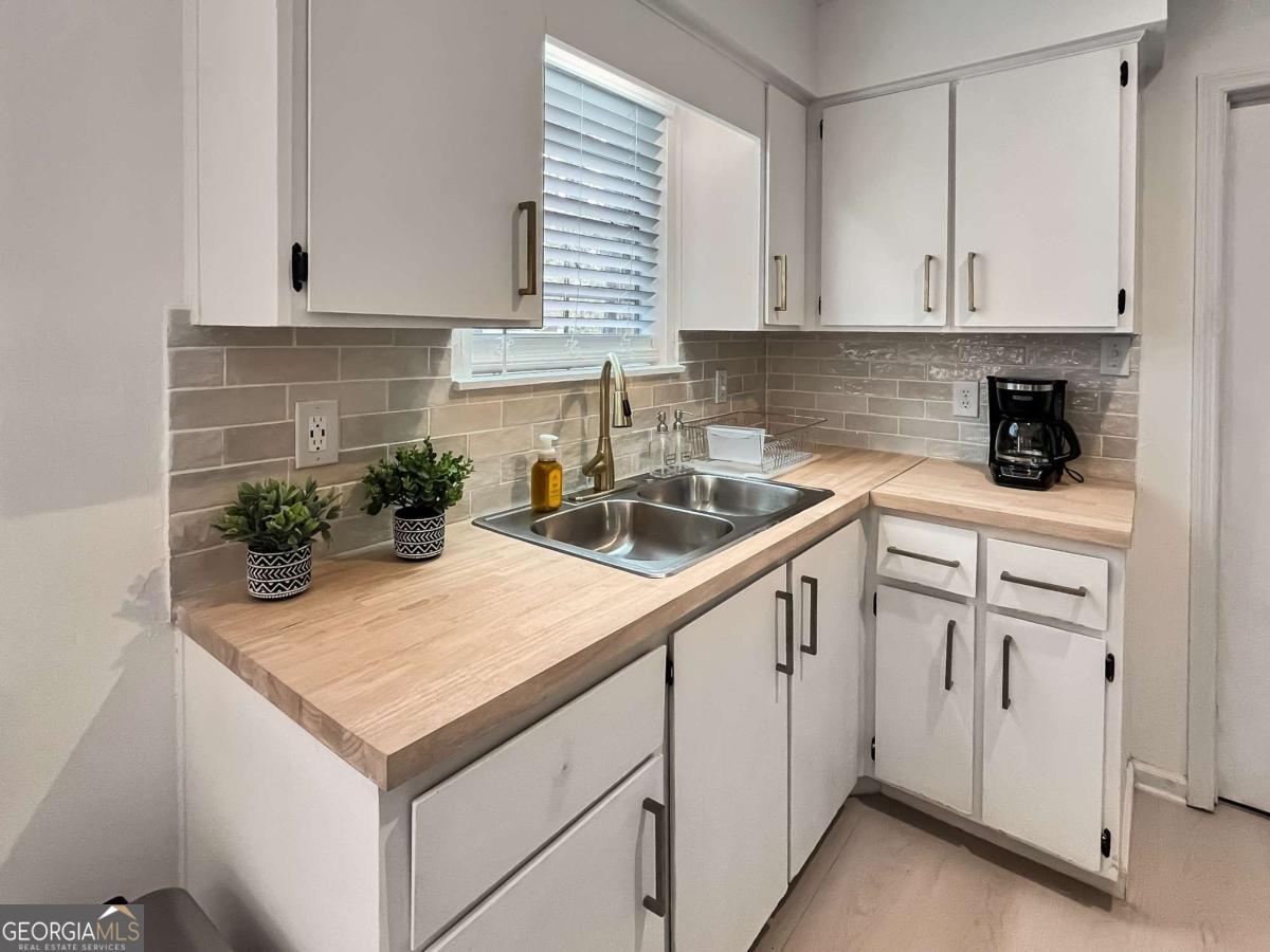 216 Pinecrest Place