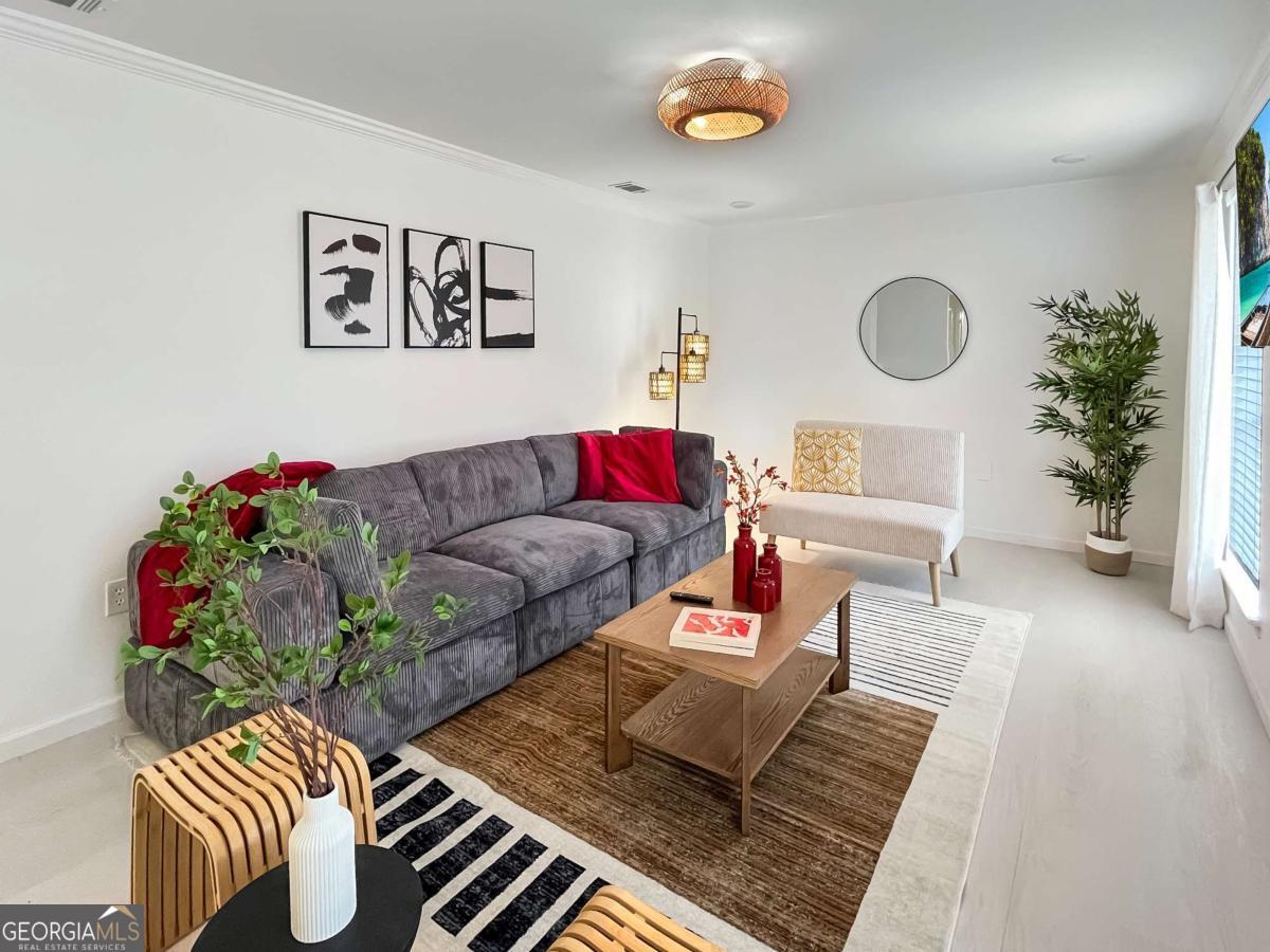 216 Pinecrest Place