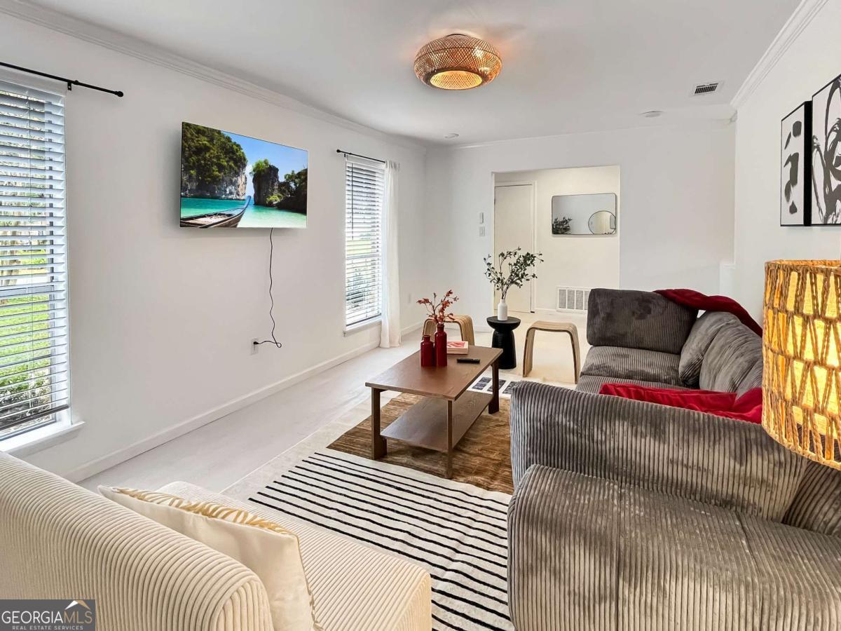 216 Pinecrest Place