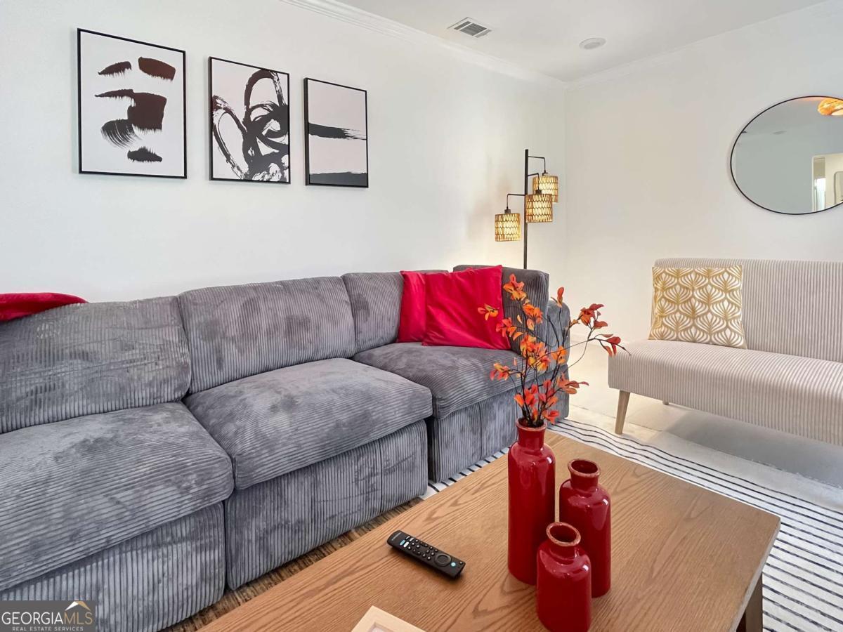 216 Pinecrest Place