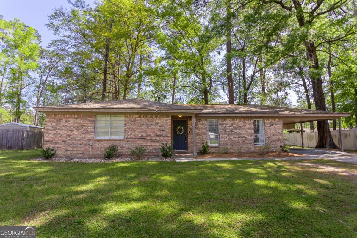 216 Pinecrest Place