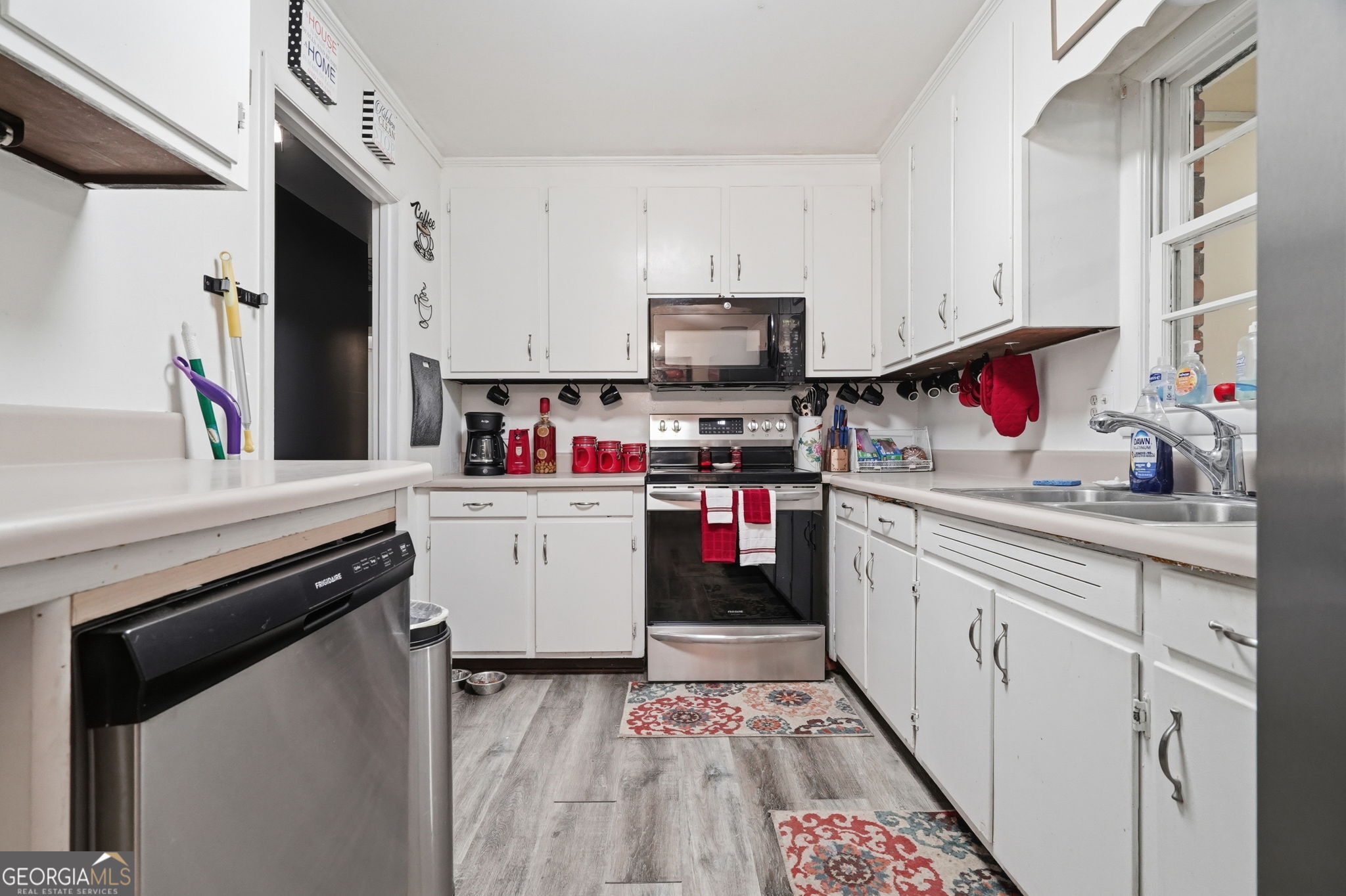 200 Ridgewood Drive