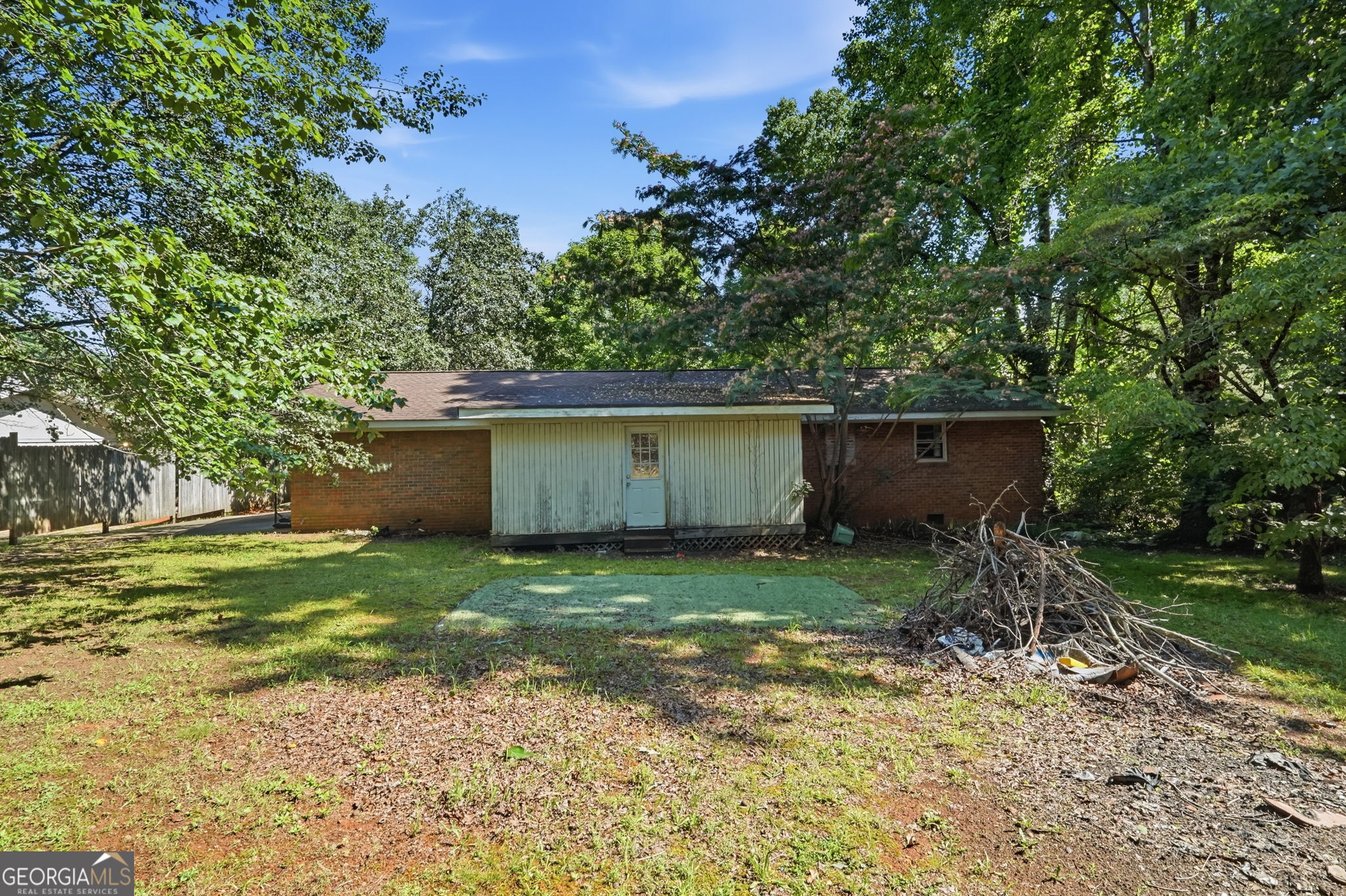 200 Ridgewood Drive