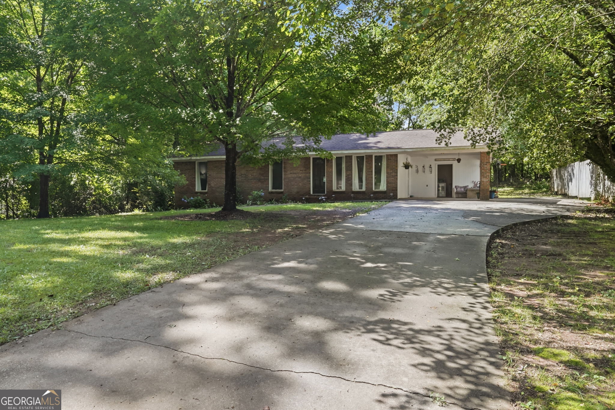 200 Ridgewood Drive