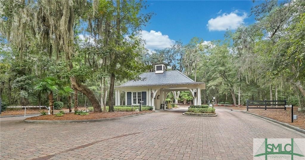 155 Blackjack Oak Drive E