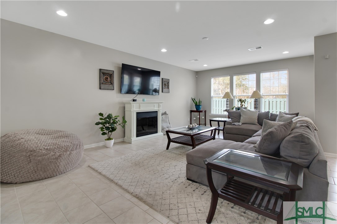 55 Gentry Way