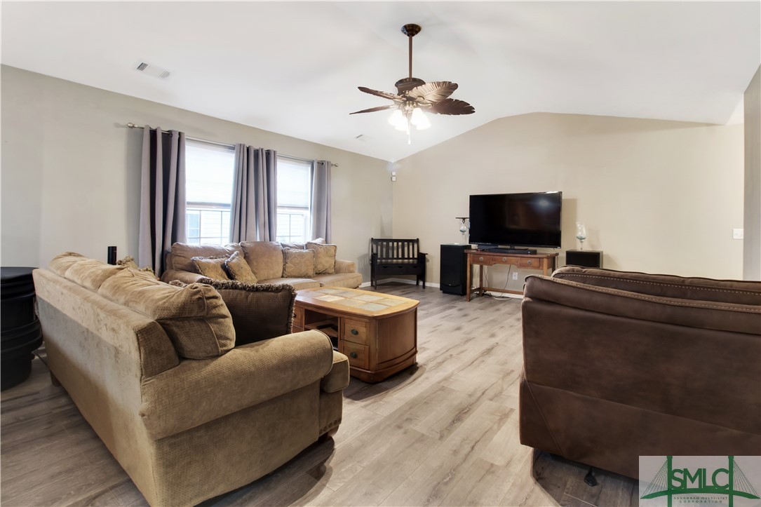 85 Lake Shore Boulevard