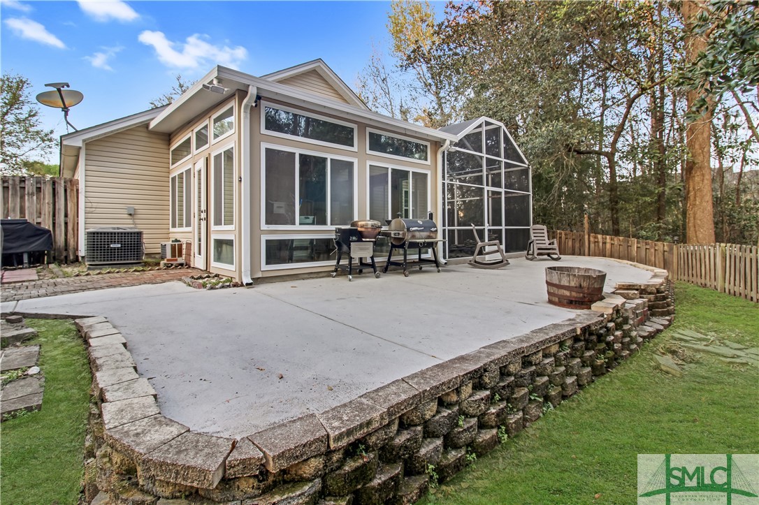85 Lake Shore Boulevard