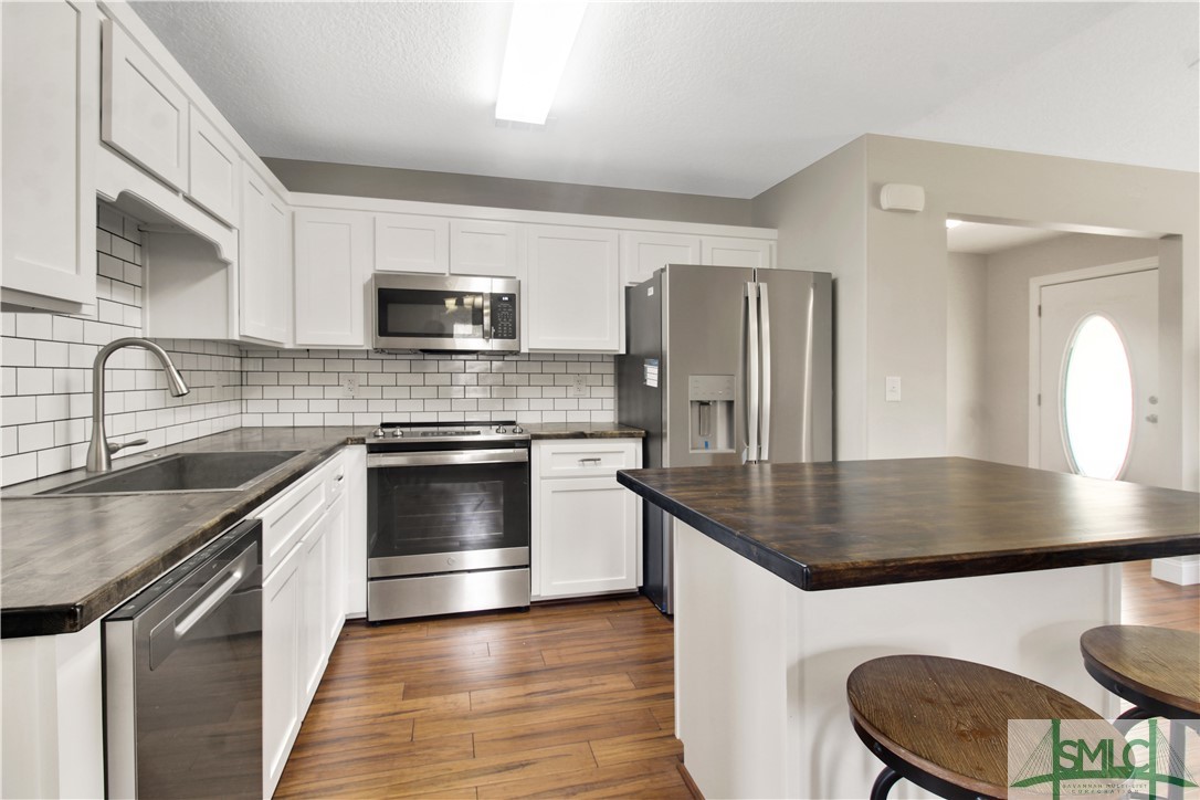504 Parish Loop NE