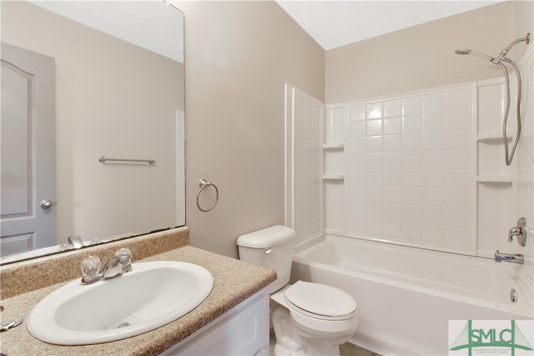 504 Parish Loop NE