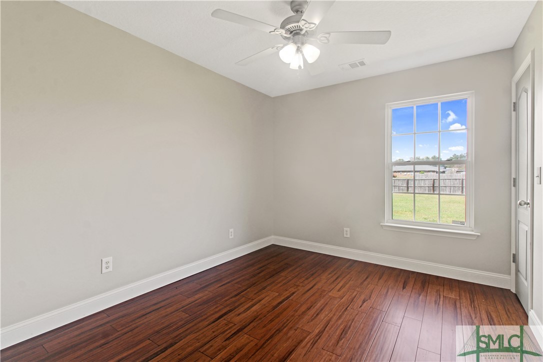 504 Parish Loop NE