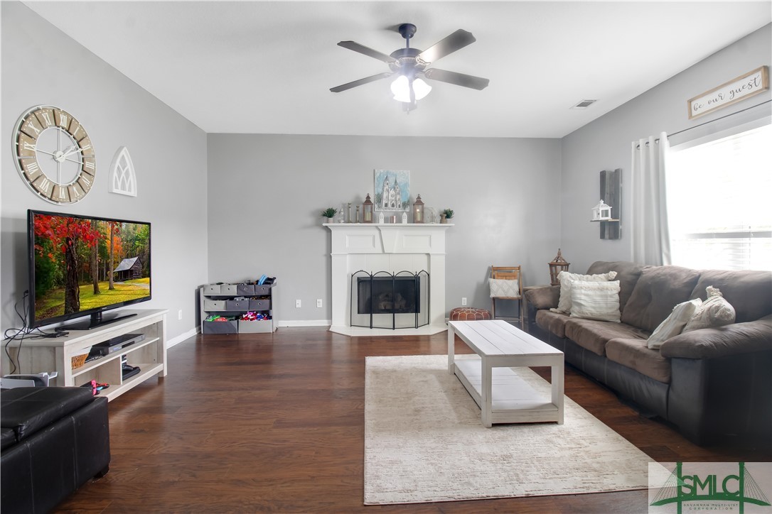 608 Red Oak Lane
