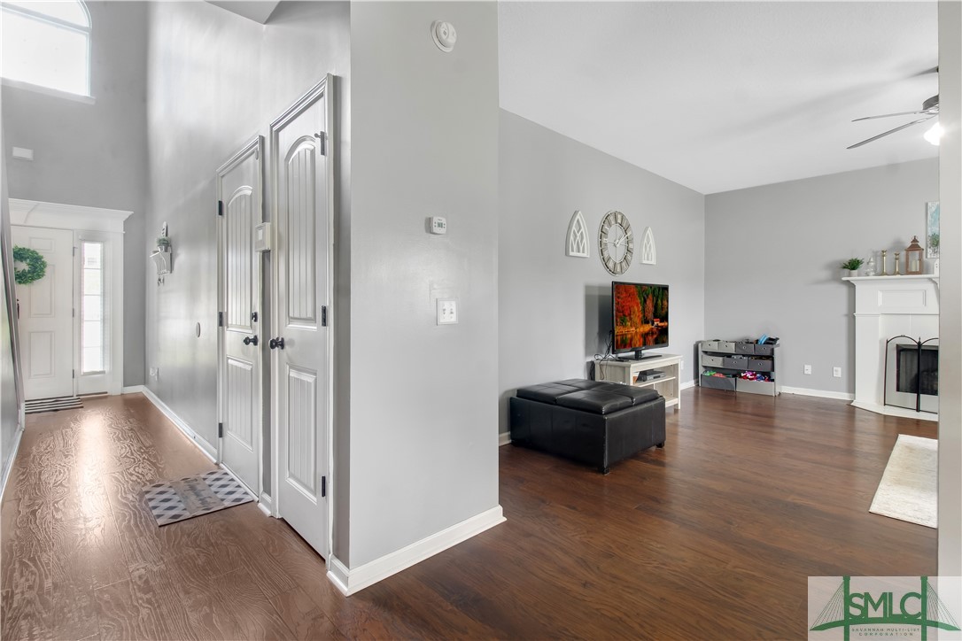 608 Red Oak Lane