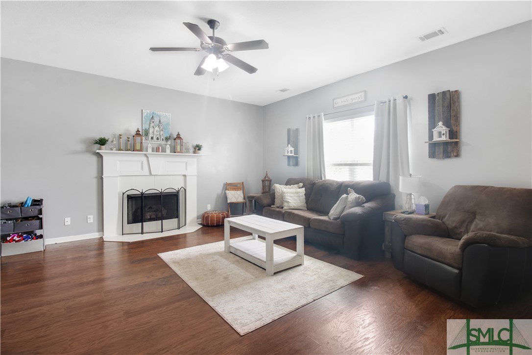 608 Red Oak Lane
