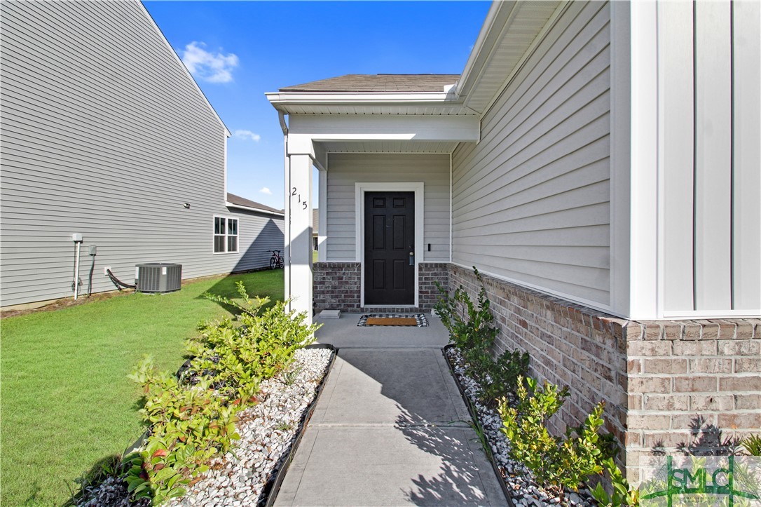 215 Crabapple Circle