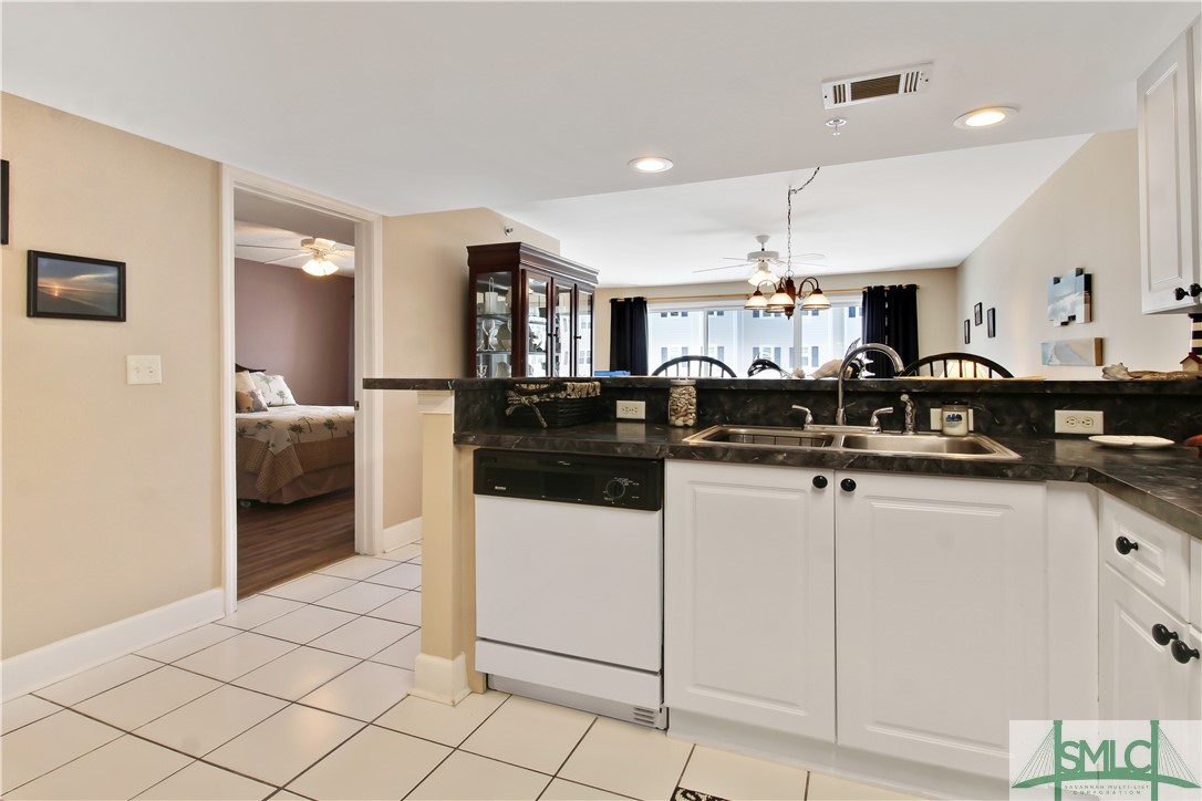 3 3rd Street 515