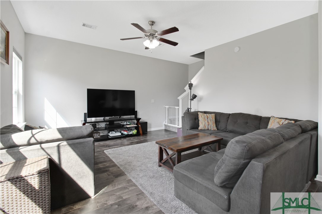 1802 White Cedar Way