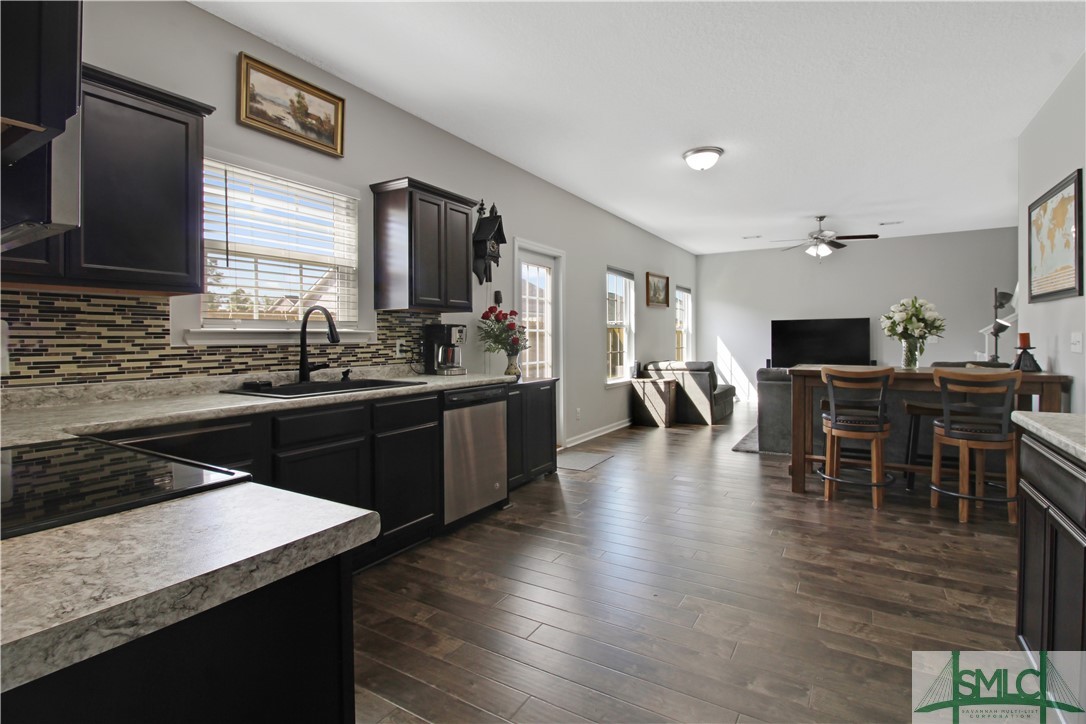 1802 White Cedar Way
