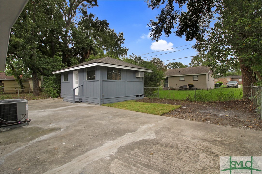 1016 Carver Street