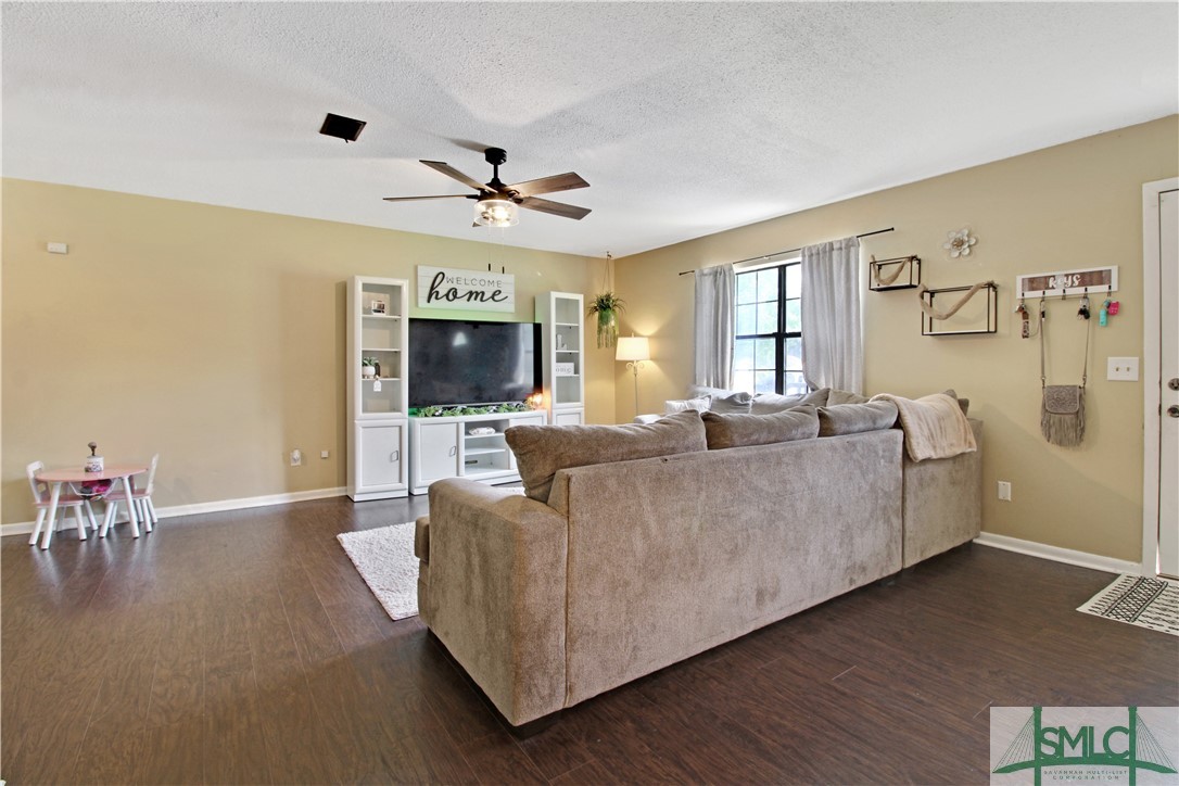606 Thornwood Way