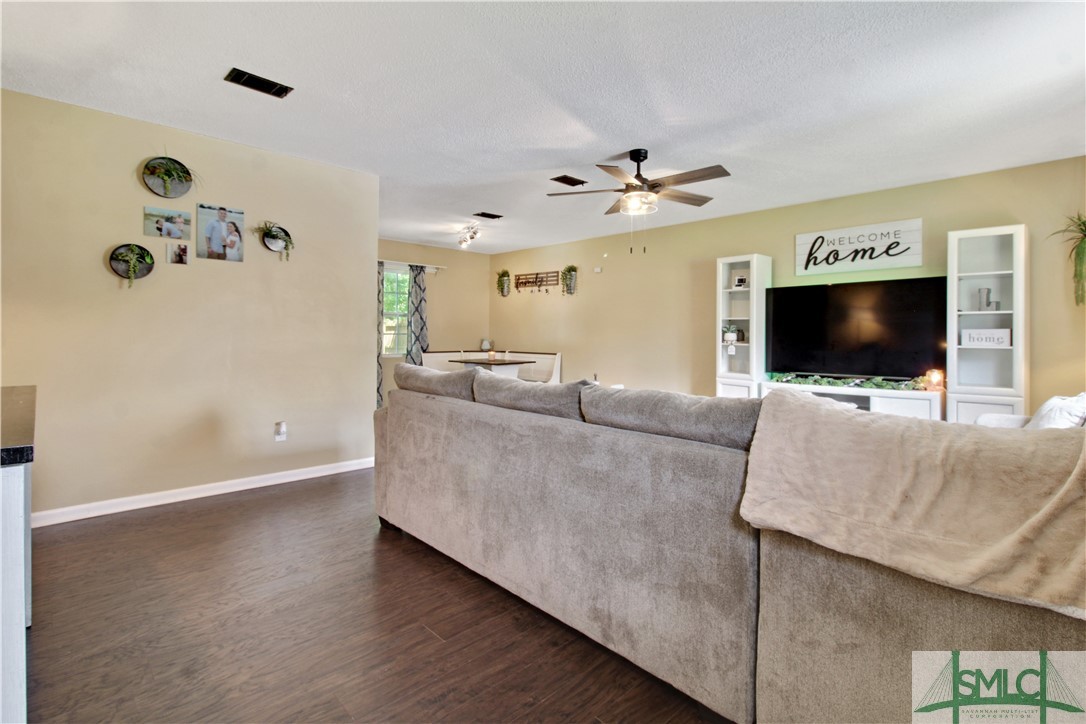 606 Thornwood Way