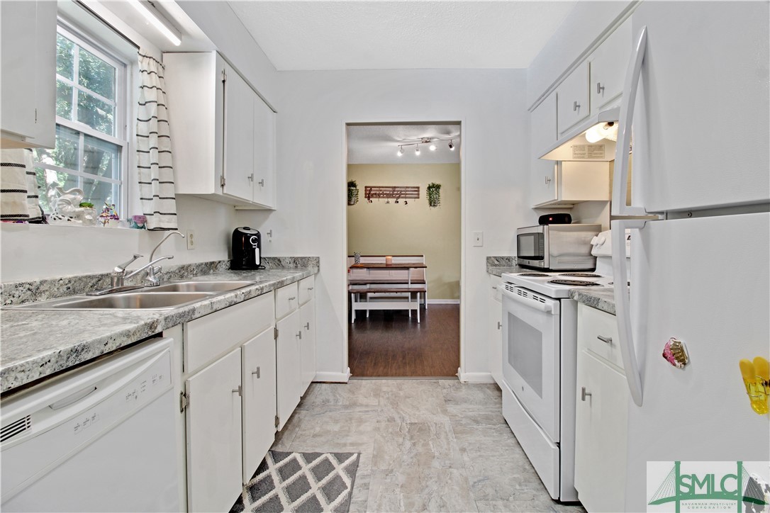 606 Thornwood Way