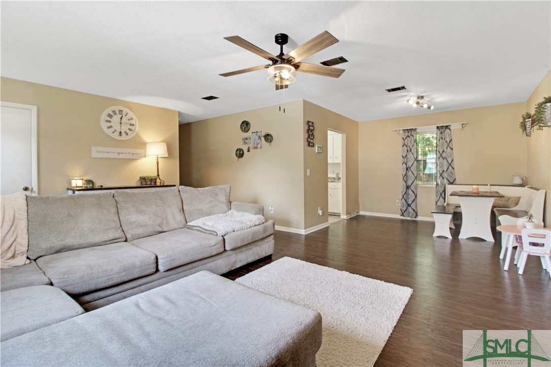 606 Thornwood Way