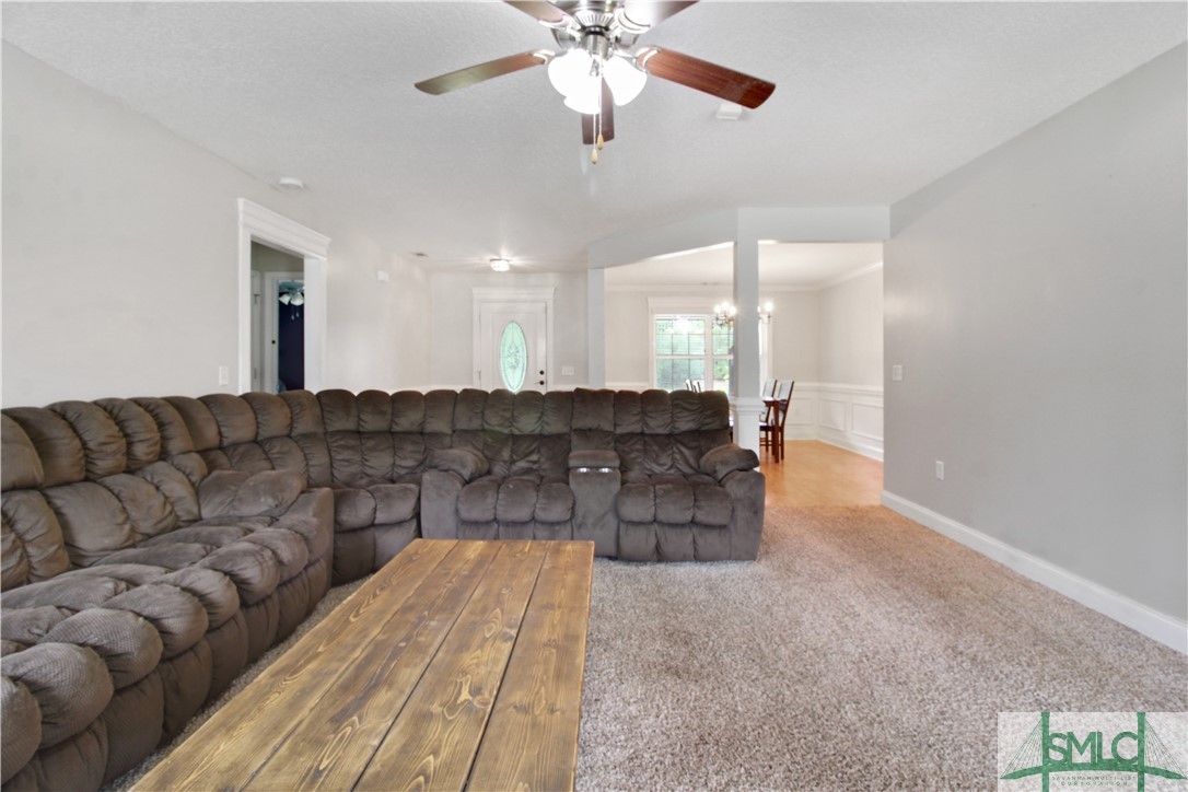 405 NE Hummingbird Lane