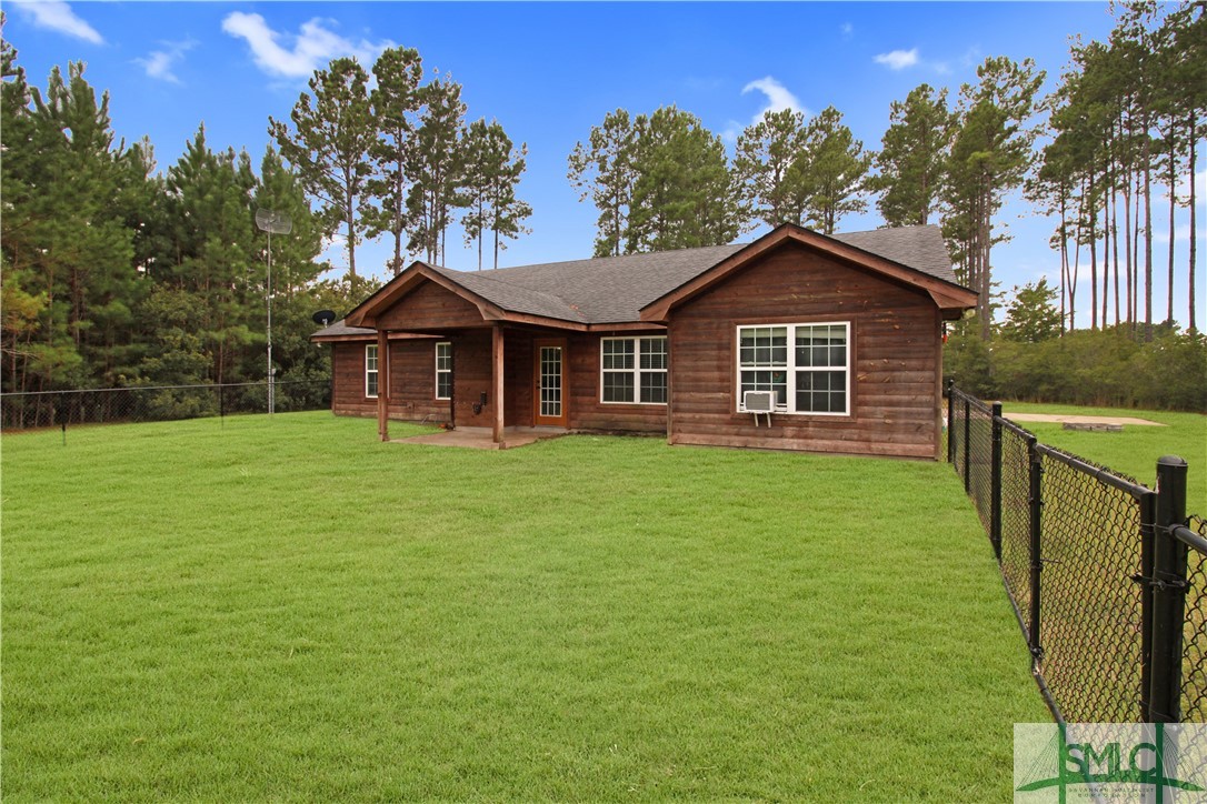 405 NE Hummingbird Lane