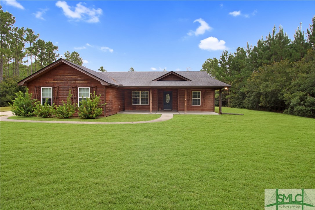 405 NE Hummingbird Lane