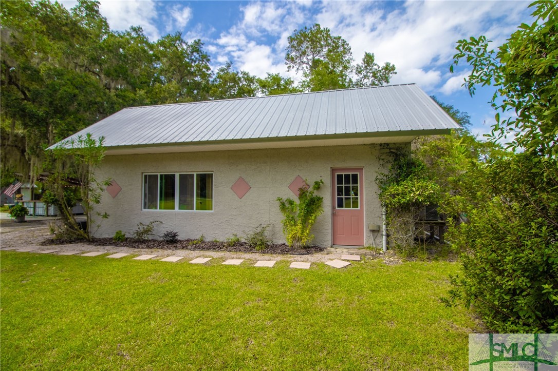 154 River Drive