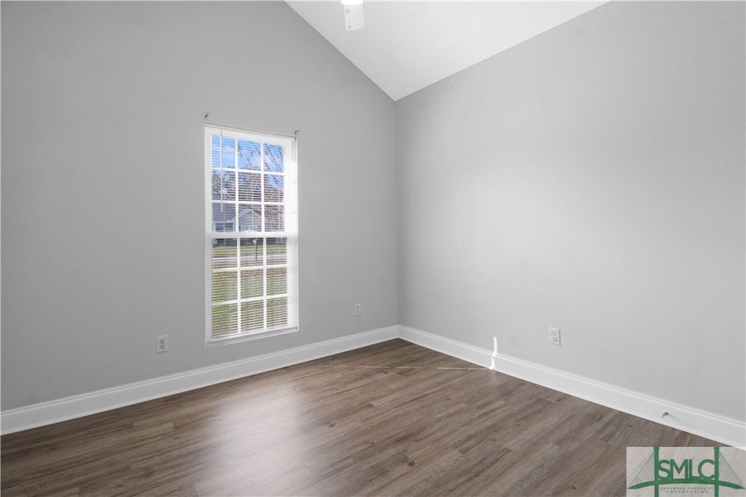 128 White Oak Road NE