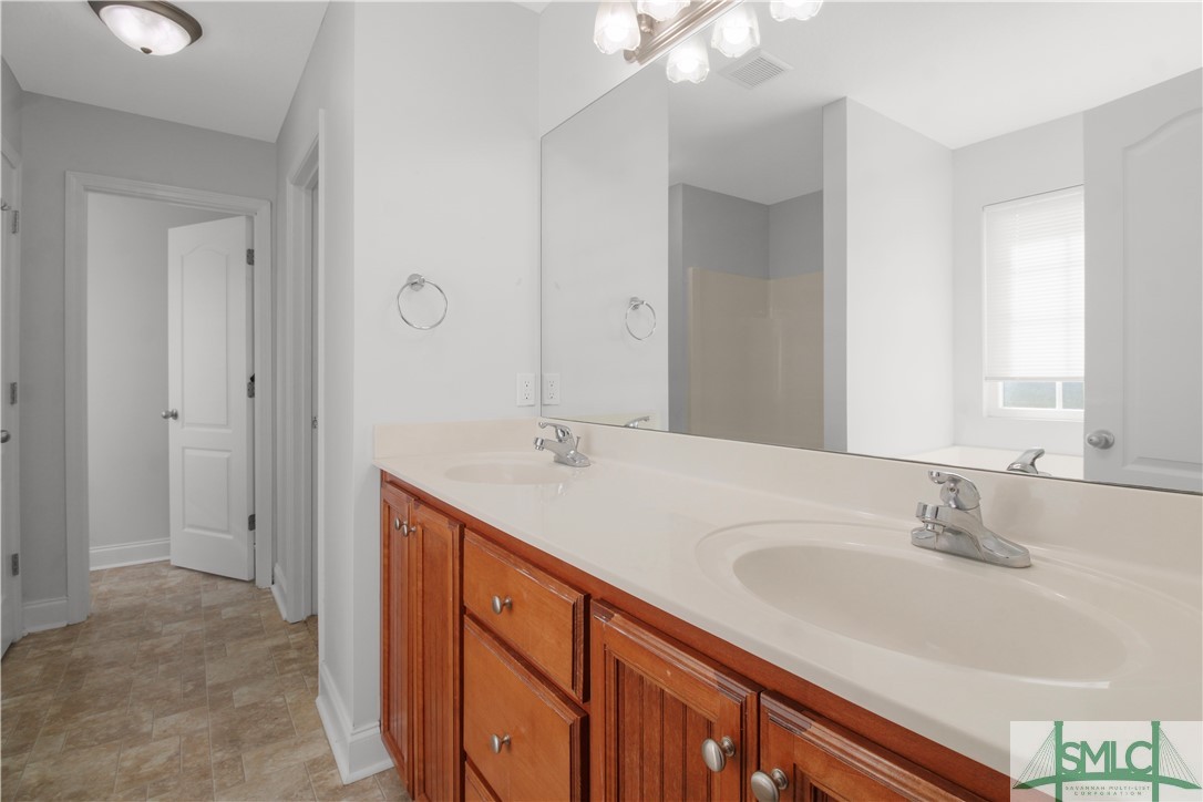 128 White Oak Road NE