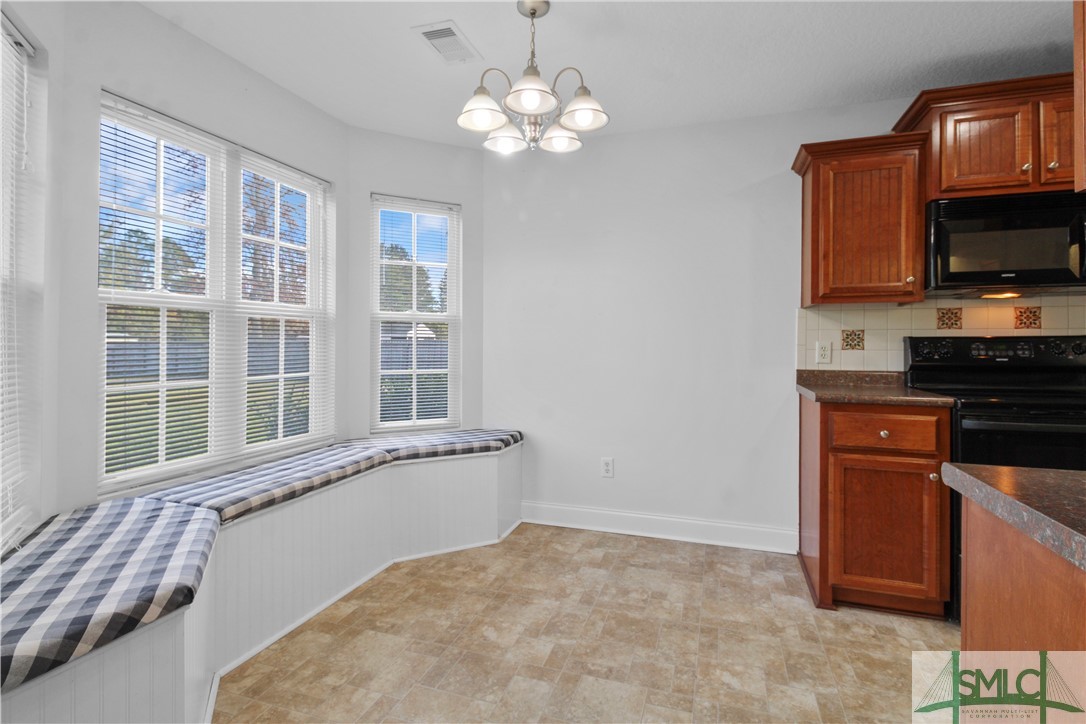 128 White Oak Road NE